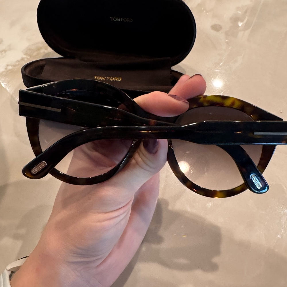 Tom Ford Rosanna Tortoise Shell Sunglasses - Picture 5 of 10